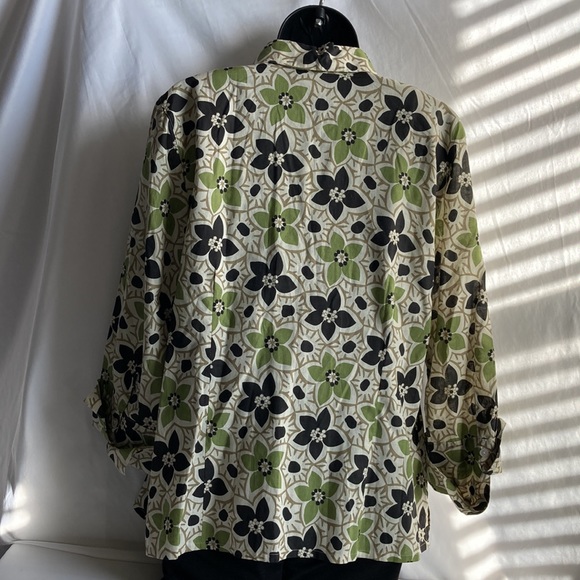 Geoffrey Beene Sport Buttoned Down Blouse Size XL - Picture 6 of 13